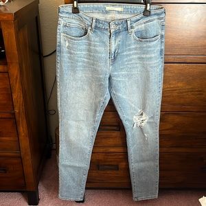 Women’s Levi skinny jean